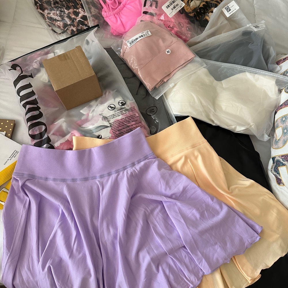 A SURPRISE bundle! Name brands & TikTok favorites!!!